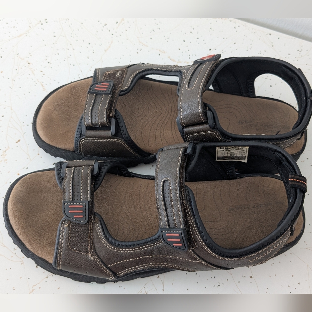 GOTCHA Stylish Brown Men's Sandals with Adjustable Straps Size 11 Hiking